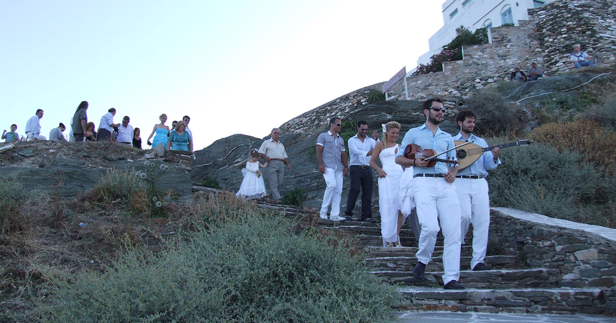 Going to the church with traditional music players